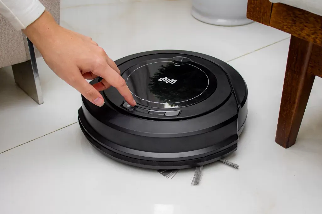 Robô Aspirador WAP Robot W100: Simplicidade e Eficiência